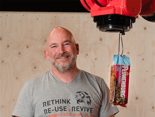 IEDERE ROBOT DIE BIJ ONS BINNENKOMT, DOORLOOPT HETZELFDE 77-PUNTENPROTOCOL