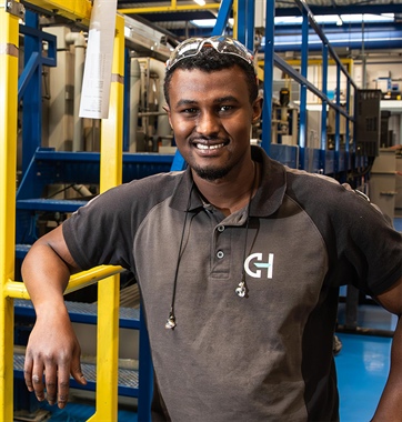 METAALTOPPER ADAM AHMED