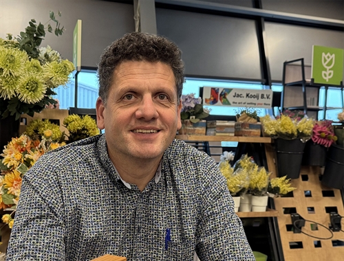 INTERNATIONAAL SUCCES MET CIRCULAIRE WINKELINTERIEURS