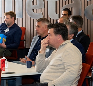 BESTUURDERS VAN DE TOEKOMST AAN ZET