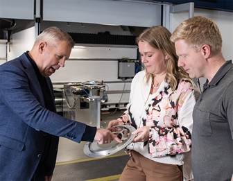 ZORGEN DAT KLANTEN NIET OM ONS HEEN KUNNEN