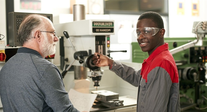 Metaalunie vraagt OCW om wendbaar onderwijs en stevige inzet op techniek