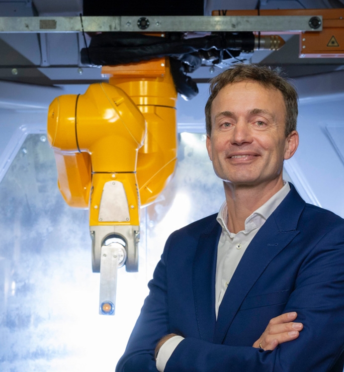 ACHTERAAN SLUITEN REMT GROEI