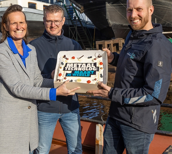 SLAGROOMTAART VOOR VAKMANSCHAP IN ZWARTSLUIS